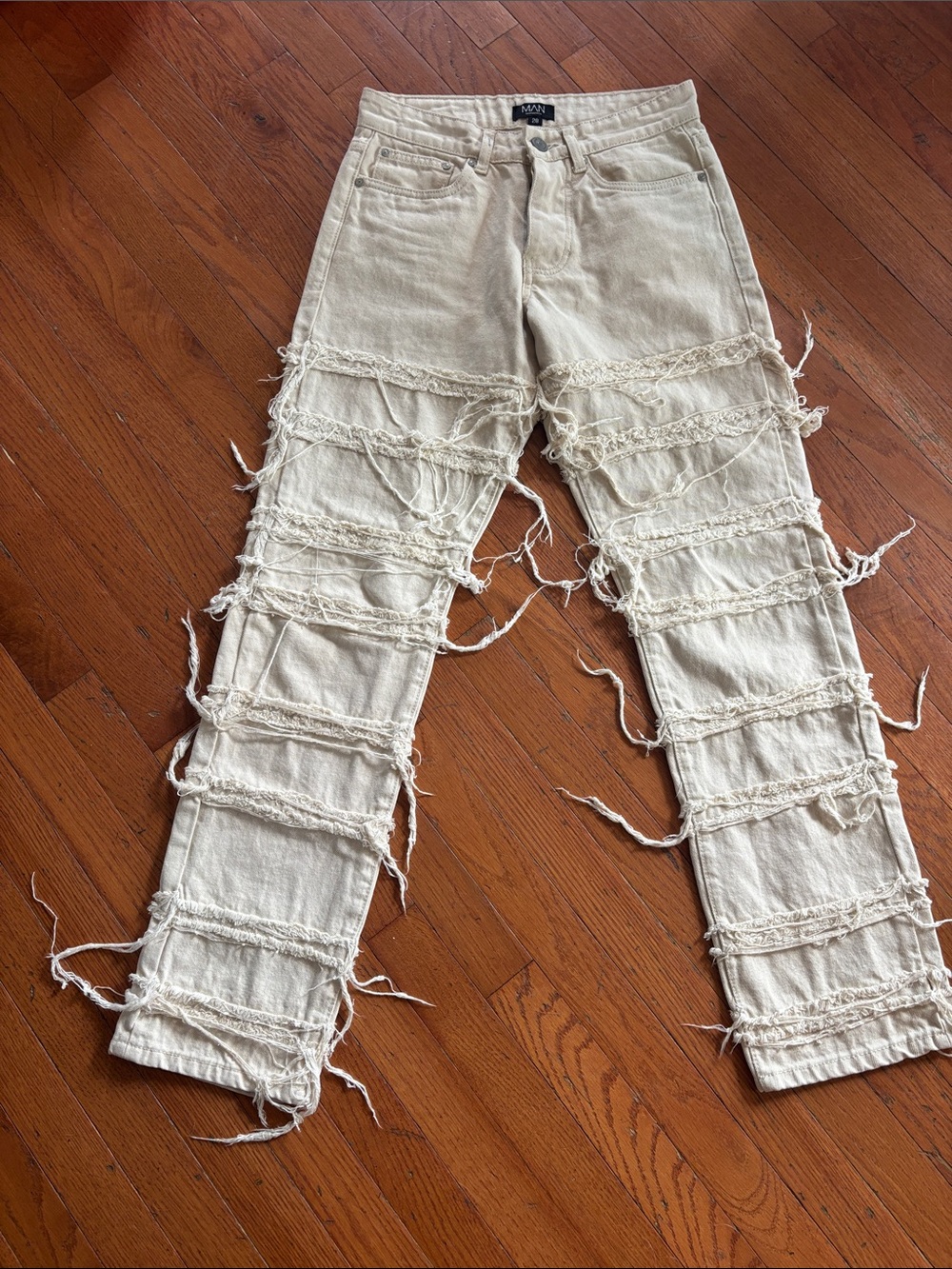 BOOHOO Man Distressed Ivory Cream Shredded Fringe Jeans. Size 28
